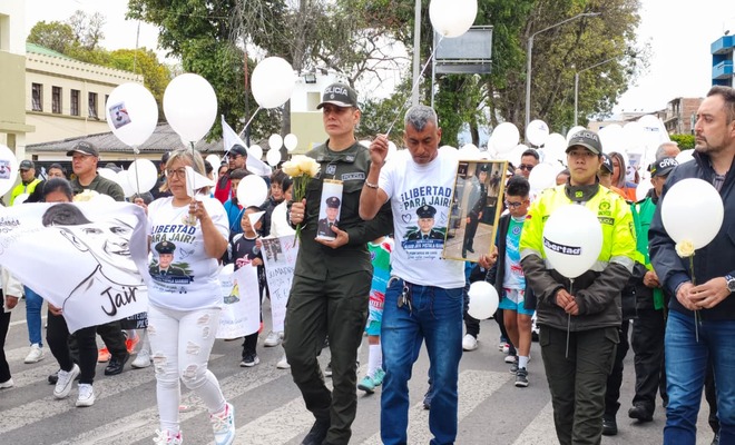 Polic&iacute;as, familia y comunidad unidos en caminata para pedir la liberaci&oacute;n de Patrullero secuestrado en Nari&ntilde;o