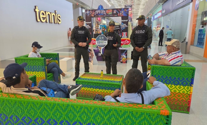 Policía fortalece la prevención y la seguridad en el Centro Comercial. Con pedagogía, cercanía y trabajo articulado, la Policía Metropolitana de Montería continúa fortaleciendo la confianza ciudadana.