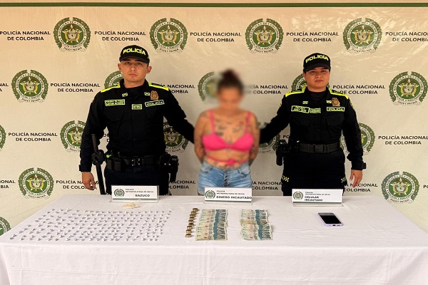 Dos Policías y una mujer capturada por el delito de tráfico de estupefacientes en Neiva