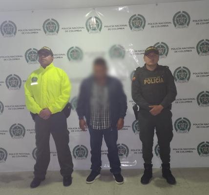 Retienen a colombiano por circular roja en la florida