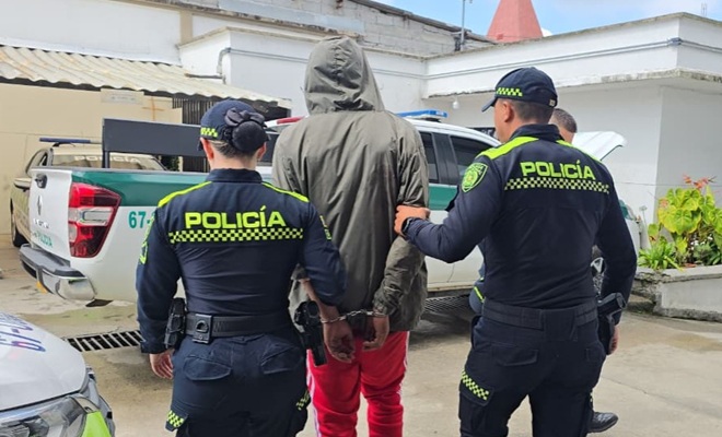 Uniformados detienen a “Sebastián” por el homicidio de su madre en el barrio San Diego