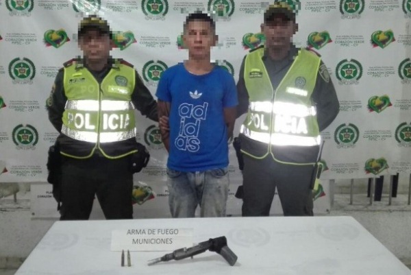 Policía Nacional comprometida con la seguridad del gremio de taxistas Capturado-hombre-que-portaba-arma-de-fuego-artesanal-calibre-5.56
