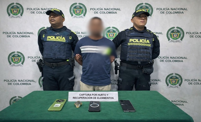 Dos policías, un capturado y elementos incautados