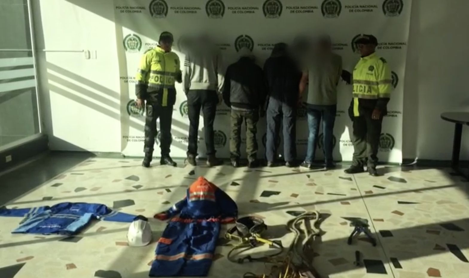 Capturados-los-"transformers"-en-kennedy. 15-02-2017-Capturados-los-"transformers"-en-kennedy.