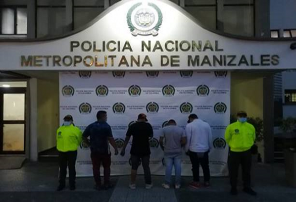 Cuatro hombres fueron capturados en flagrancia por el delito de estafa