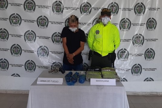 Capturamos-a-una-persona-en-diligencia-de-allanamiento-en-el-barrio-Tierra-Prometida Capturamos-a-una-persona-en-diligencia-de-allanamiento-en-el-barrio-Tierra-Prometida