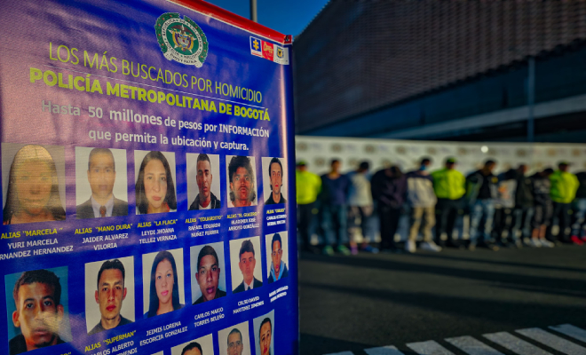 Se da a conocer el cartel de "los mas buscados" con la recompensa para quien aporte información 