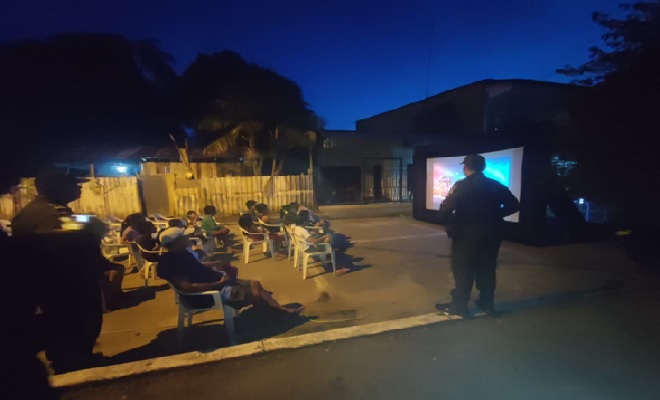 Cine al barrio