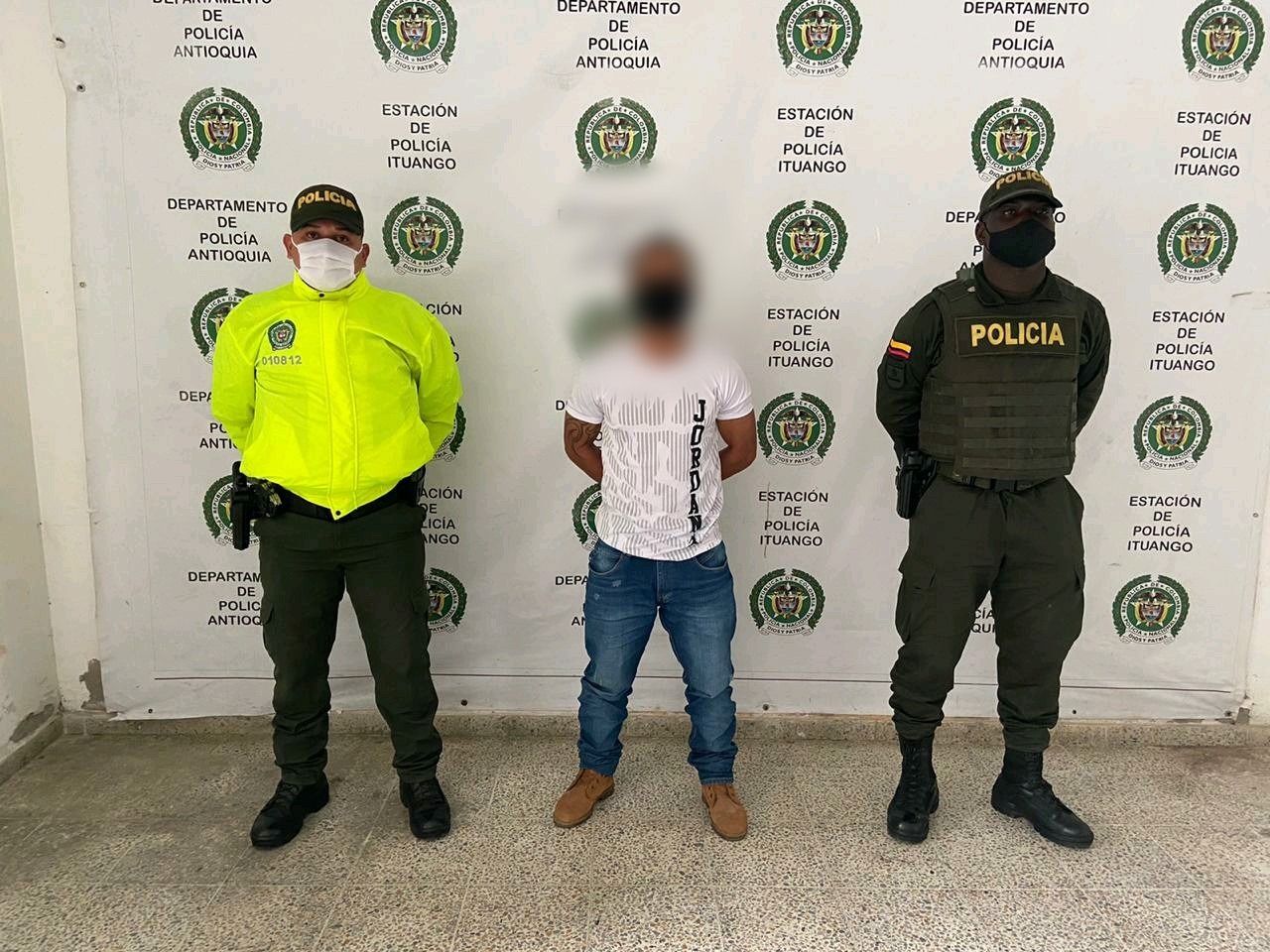 funcionarios de la seccional de investigación criminal 