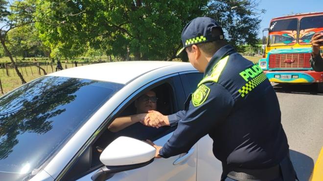 Coronel Javier Gustavo Lemus Pinto Comandante Departamento de Policía Bolivar (e)