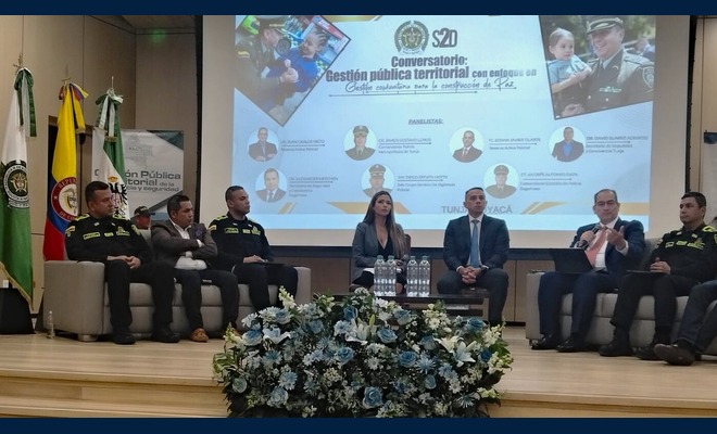 Apertura del evento y presentación de panelistas que conformaron el conversatorio "Gestión Pública Territorial"