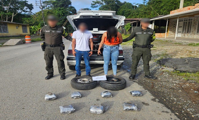 Capturada una pareja que transportaba marihuana oculta en llantas de repuesto de un vehículo Capturada una pareja que transportaba marihuana oculta en llantas de repuesto de un vehículo