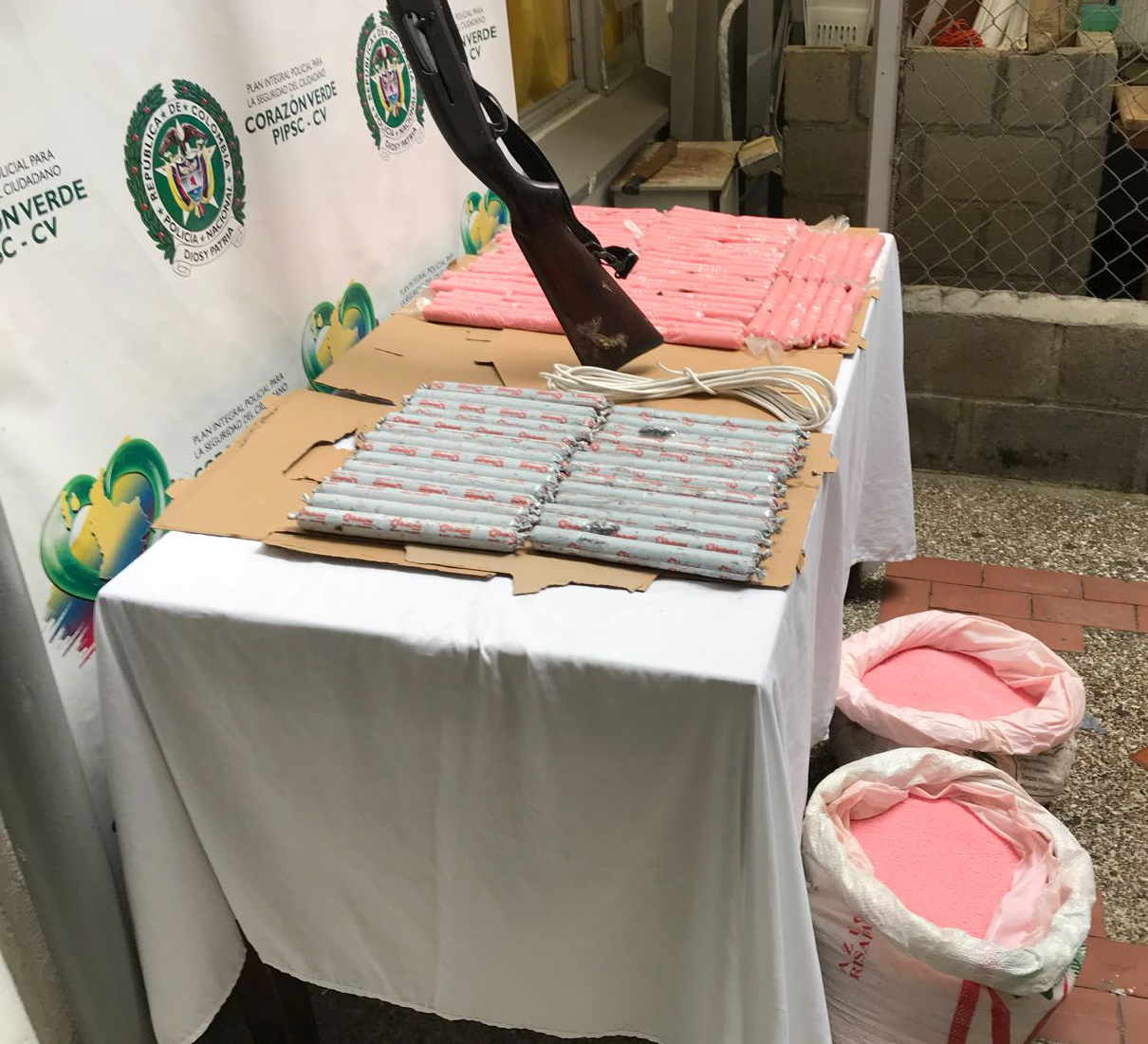 120-kilos-de-anfo-incautado-mediante-allanamiento.-1