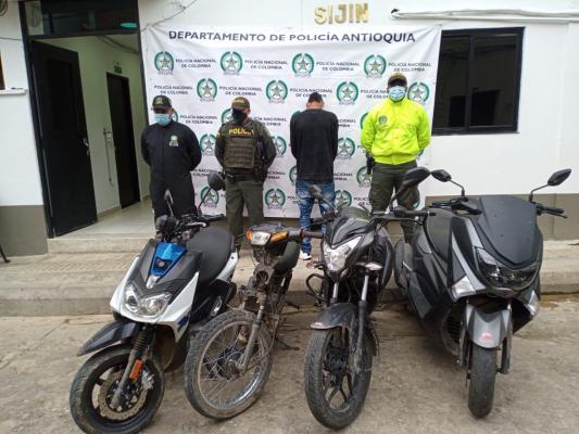 Recuperaron varios vehículos y motocicletas