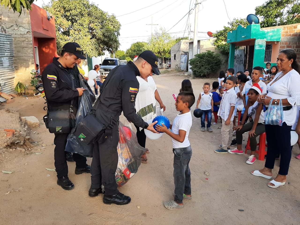 Actividades recreativas con niños de La Guajira 