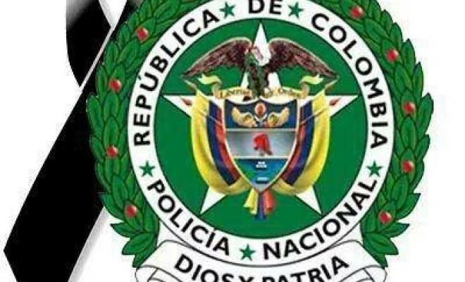 imagen del escudo de la policía con una cinta negra de luto
