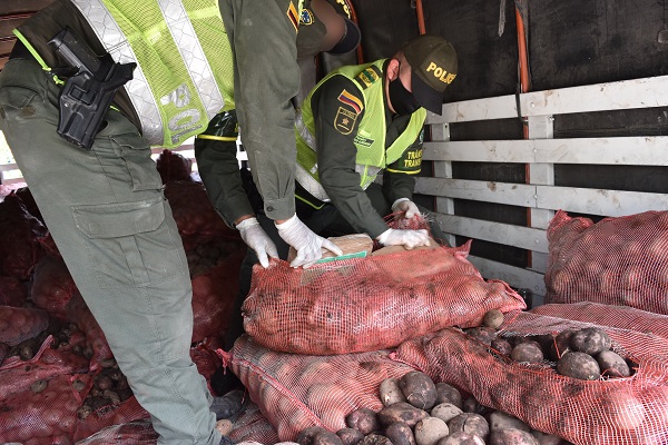 Encaletado en costales de papa fueron hallados 256 kilogramos de estupefacientes 