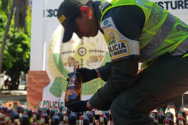 foto-aprehenden-450-litros-de-licor foto-aprehenden-450-litros-de-licor