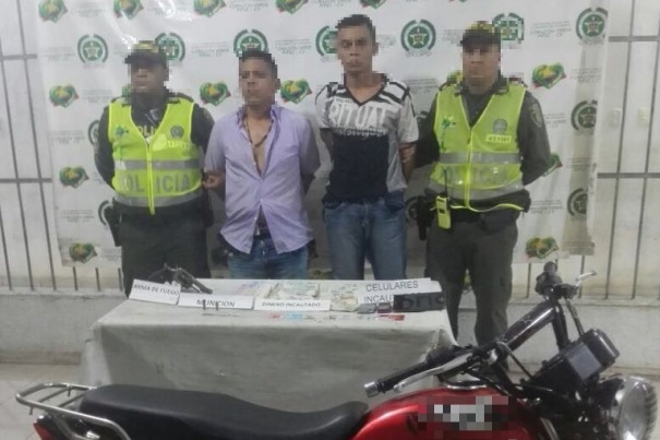 Capturamos a dos hombres por los delitos de hurto, porte ilegal de armas de fuego y municiones en Valledupar foto-capturados-dos-hombres-por-los-delitos-de-hurto
