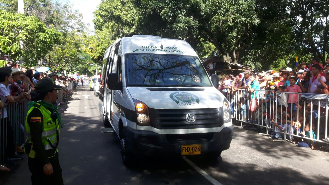 Policia-participando-de-las-fiestas-de-san-pedro