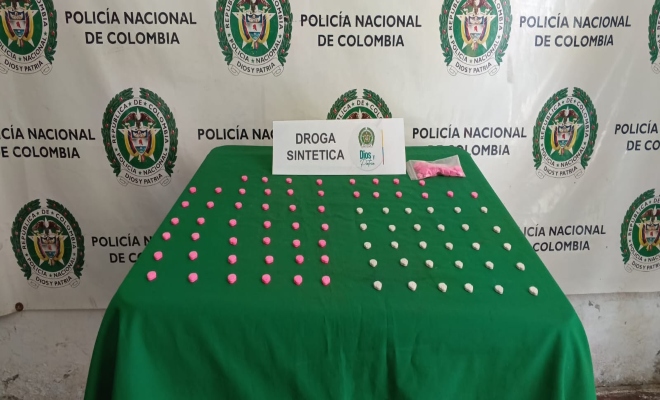 130 dosis de droga sintética de color rosado, que tenían como destino la ciudad de Santa Marta.