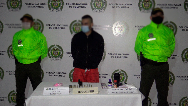 Al-interior-de-una-vivienda-se-encontró-un-arma-de-fuego-munición-drogas-sintéticas-entre-otros-elementos
