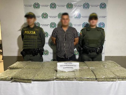 El hoy capturado es oriundo del departamento del Cauca, y escondía el estupefaciente en una bolsa plástica
