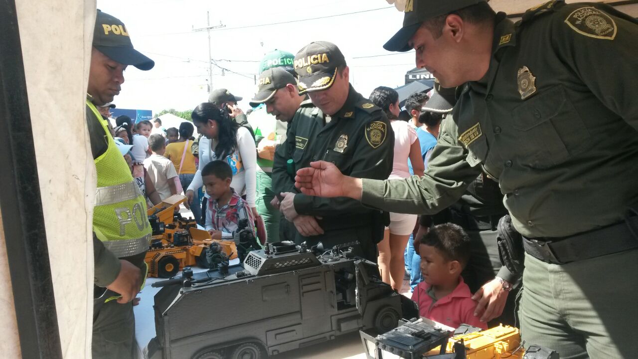  Policía Nacional participa en la campaña “Manos a la obra”