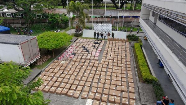 incautación de cajetillas de cigarrillo incautación de cajetillas de cigarrillo