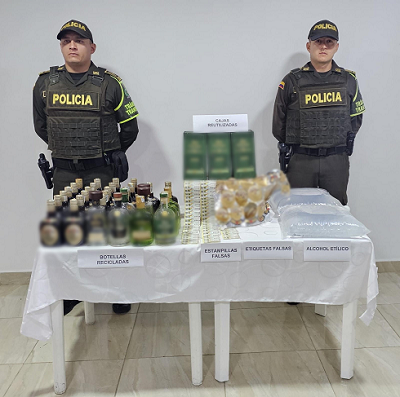 Incautación de elementos e insumos para la elaboración de licor adulterado 