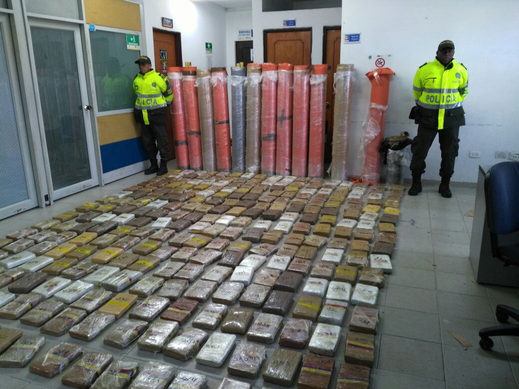 Incautacion aproximadamente 305 kilogramos de marihuana. 