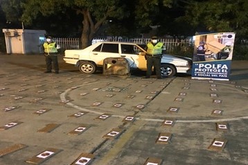 Incautamos-un -vehículo-con-una-narco-caleta