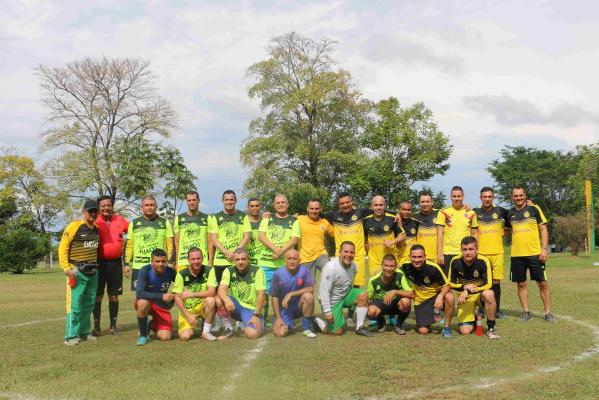 familia amigos compañeros fútbol