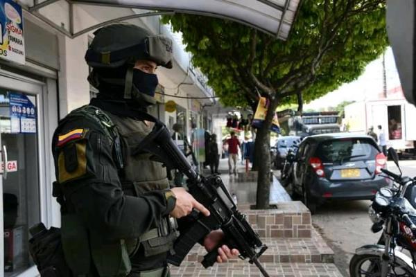 Policía