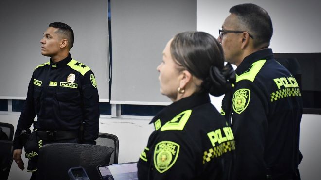 tres policías en activación del PMU