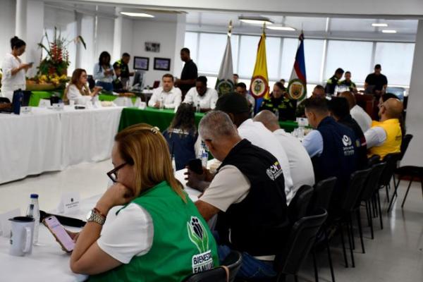 Policía nacional participando en el PMU durante las elecciones
