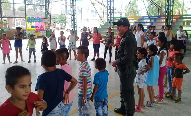 Construyendo-País-llevamos-alegría-juegos-y-prevención-a-los-niños-y-niñas-del-Meta