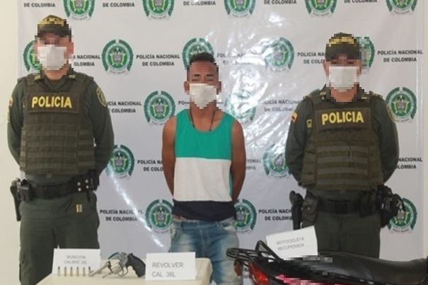 Lo-capturamos-hurtando-una-motocicleta-con-un-arma-de-fuego
