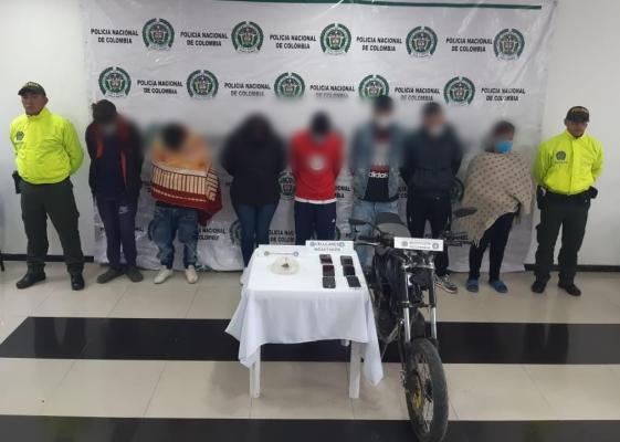 Delinquían hurtando motocicletas y almacenando elementos hurtados.