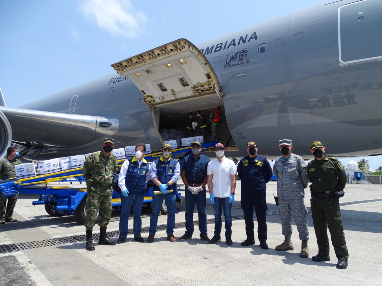 Entrega de ayudas humanitarias 