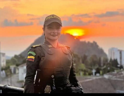 Juliana ejemplo abnegado de la mujer Policía