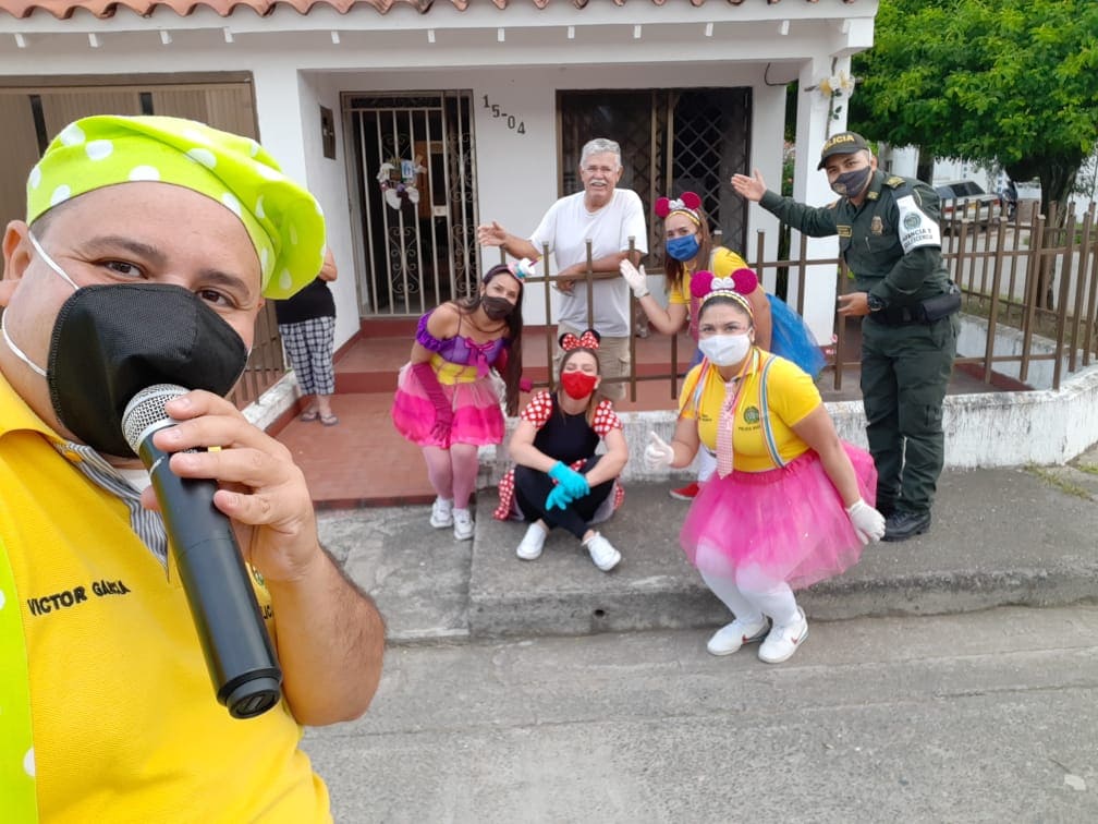 Poli Alegría y distrito de Policía Roldanillo