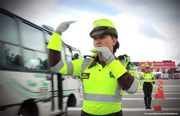 policia-colombia-llamado-conduccion-responsable-epoca-lluvias