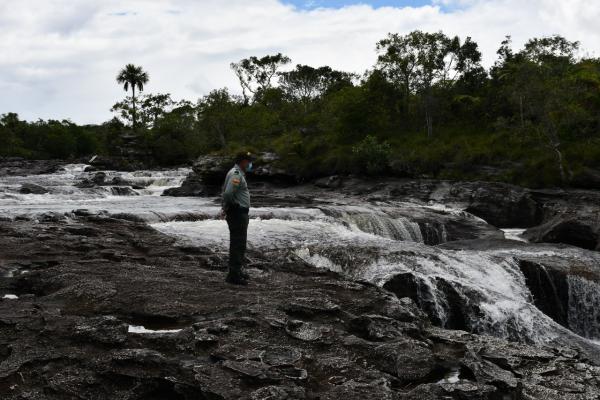 Policía-Nacional-anunció-la-reapertura-del-turismo-en-caño-cristales-en-el-Meta-1 