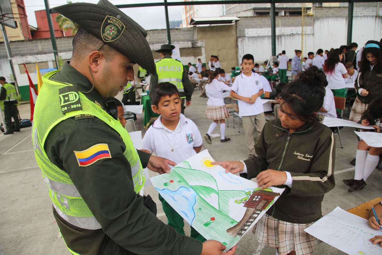 Policía Metropolitana de Manizales “entornos educativos en convivencia y en paz”