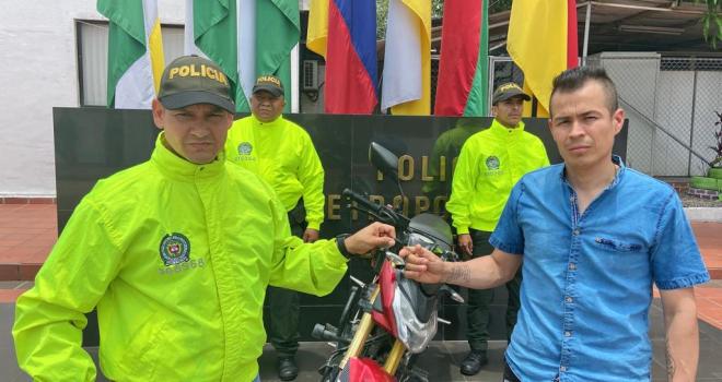 Policía Nacional logra la recuperación de una motocicleta que había sido hurtada.