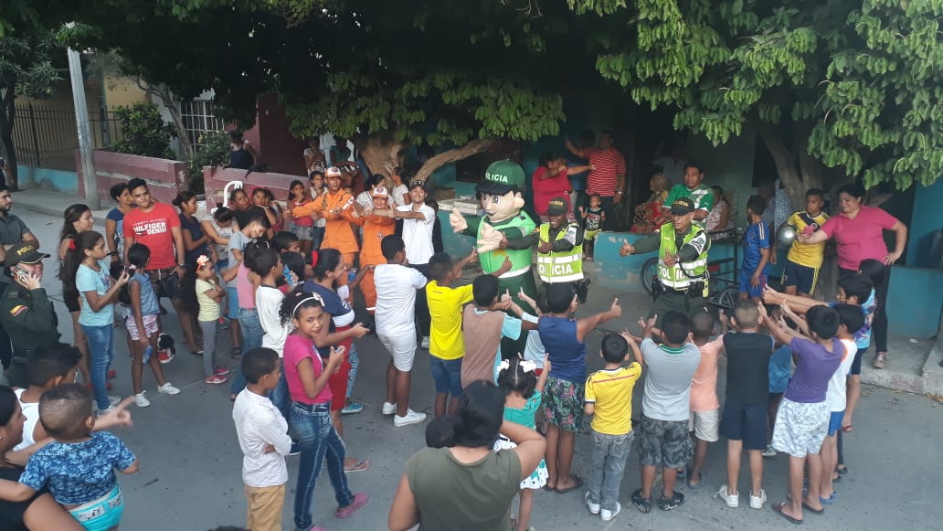actividad-comunitaria-por-los-niños 