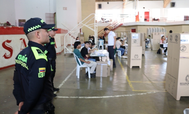 Servicio de policía en puestos de votación
