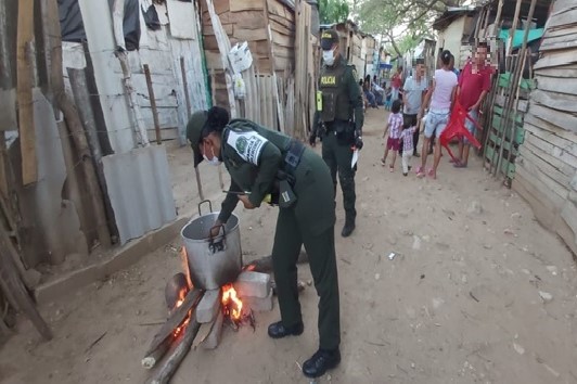 Trabajamos-por-la-integración-entre-la-Policía-Nacional-y-la-comunidad Trabajamos-por-la-integración-entre-la-Policía-Nacional-y-la-comunidad