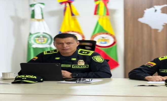 General de la policía nacional en reunión por el bienestar del departamento